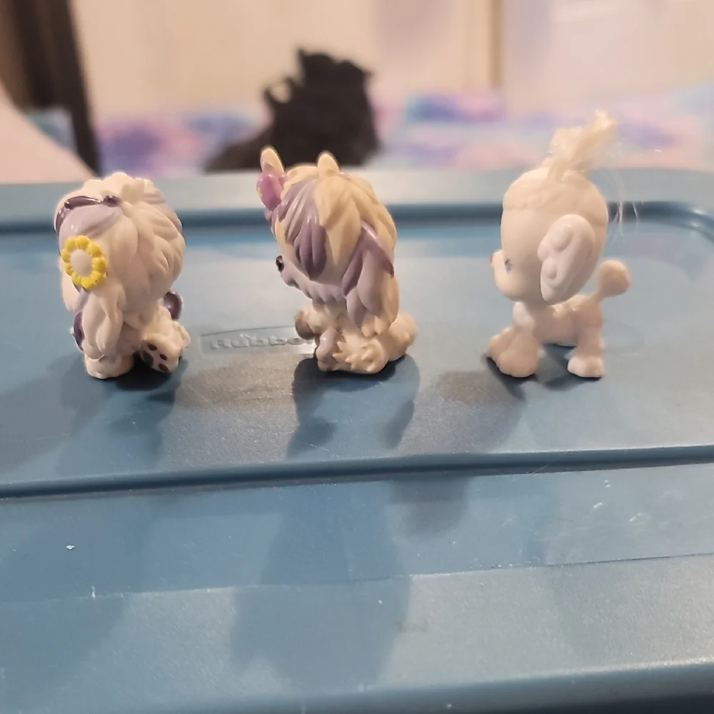 Littlest Pet Shop Purple and White Trio of Small Pet Figures - Picture 2 of 5